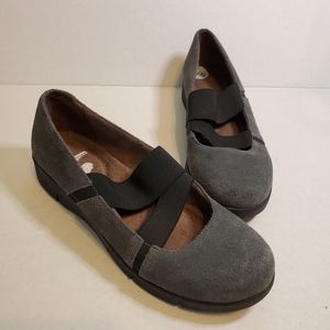 I Love Comfort Shoes Grey Suede 6M mary jane elastic slip on